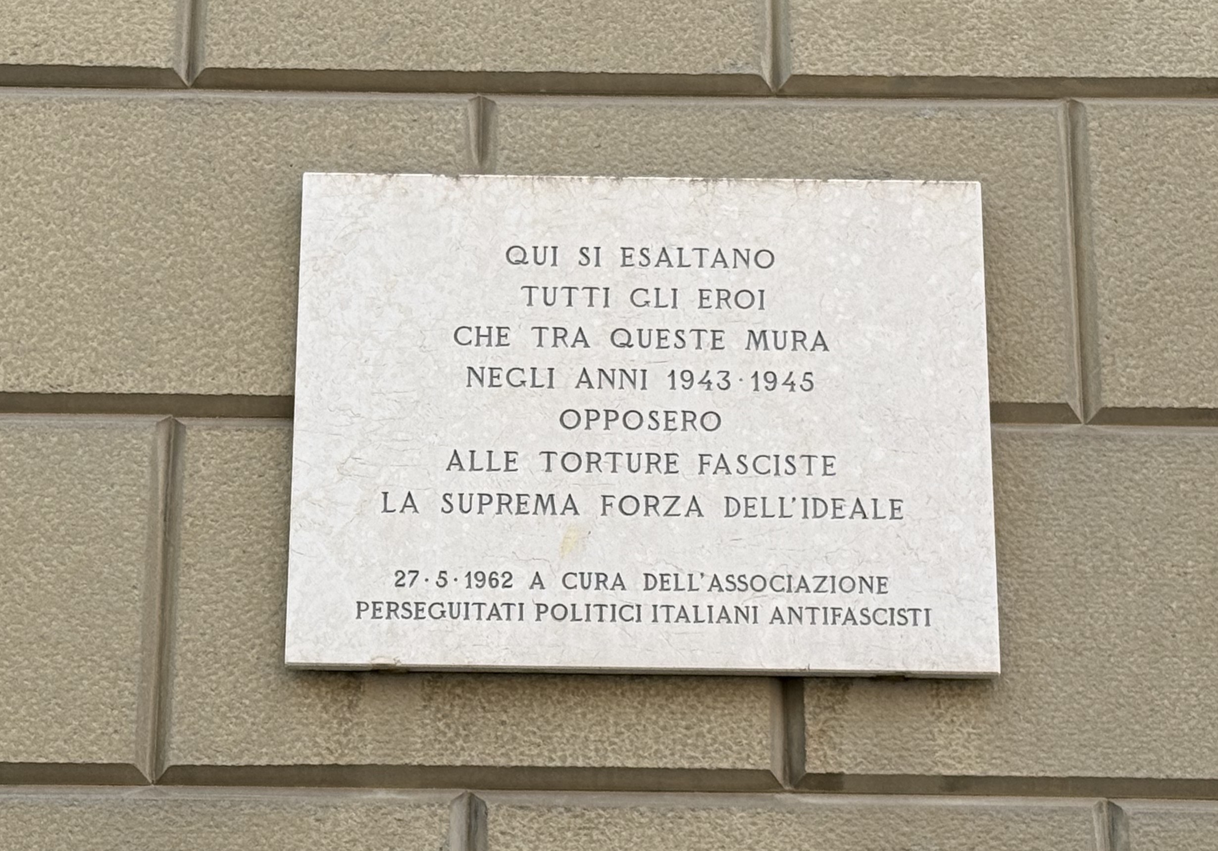 Lapide commemorativa