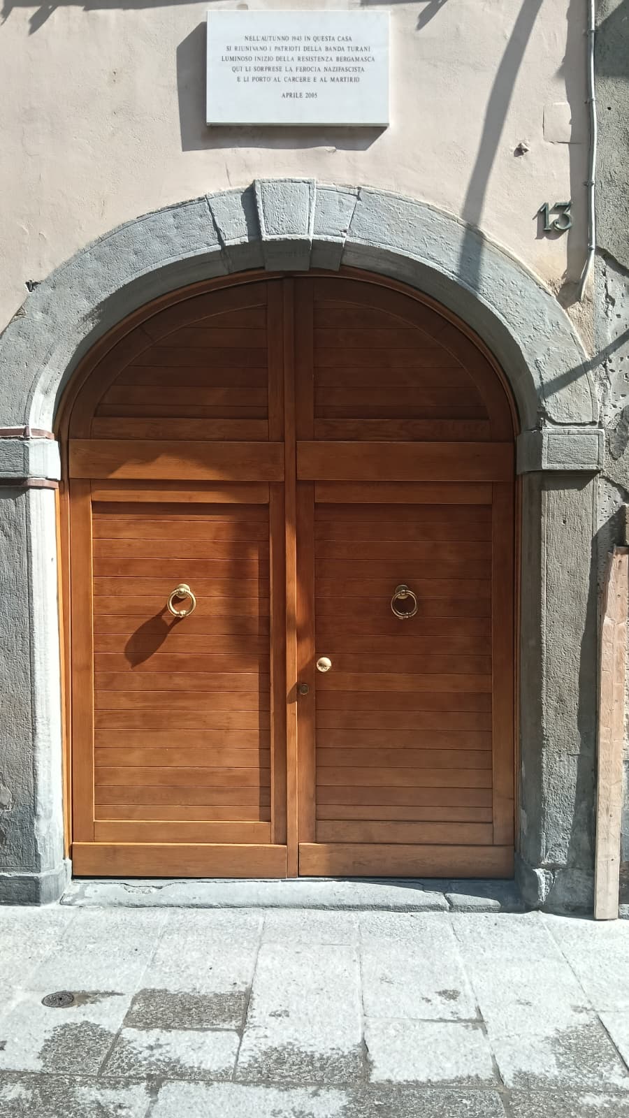 Lapide in via Pignolo 13